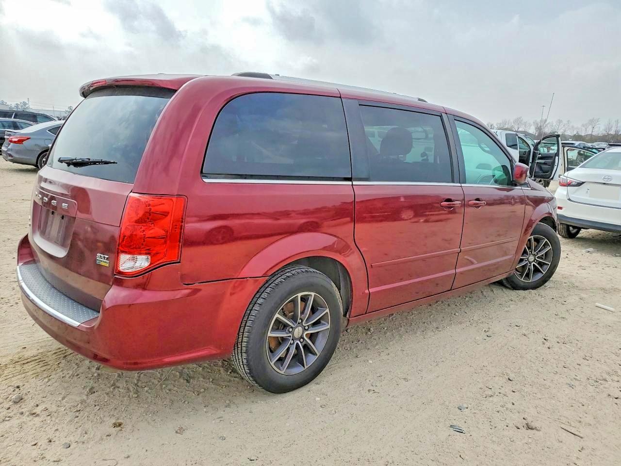 Dodge Grand Caravan - zdjęcie 3