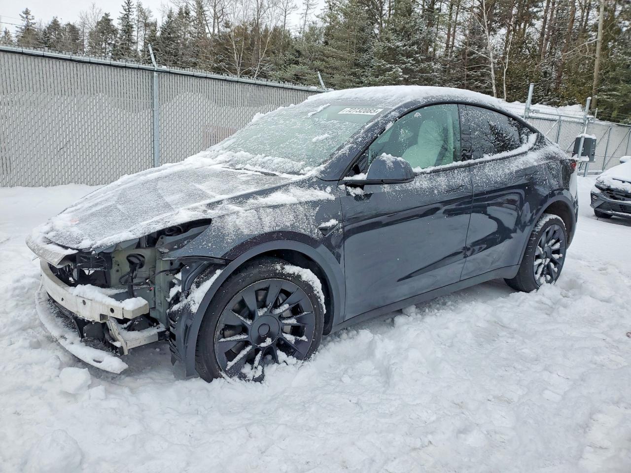 2024 Tesla Model Y - zdjęcie główne