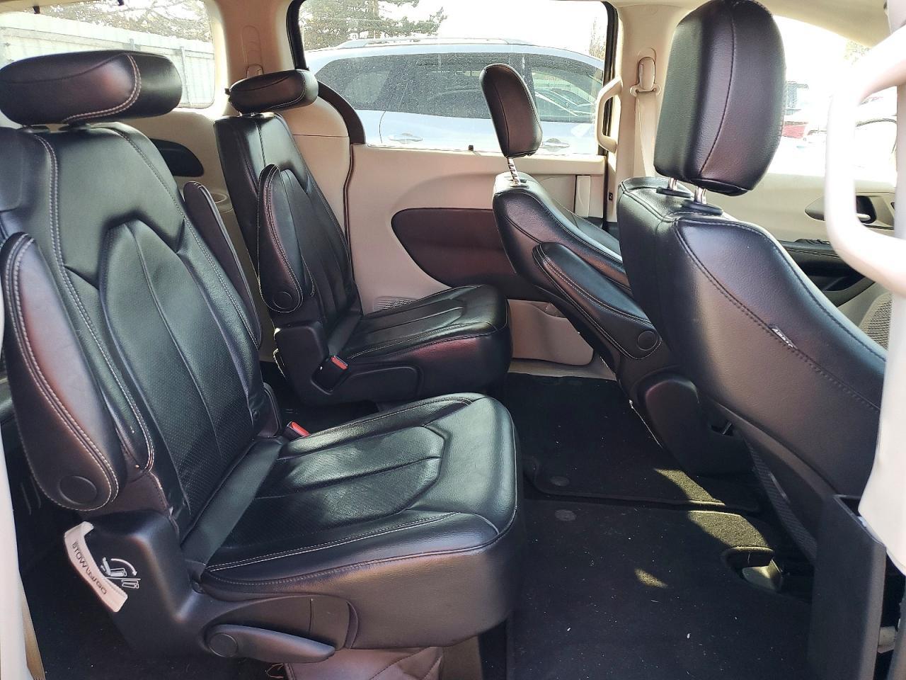 2022 Chrysler Pacifica Touring L - zdjęcie 11