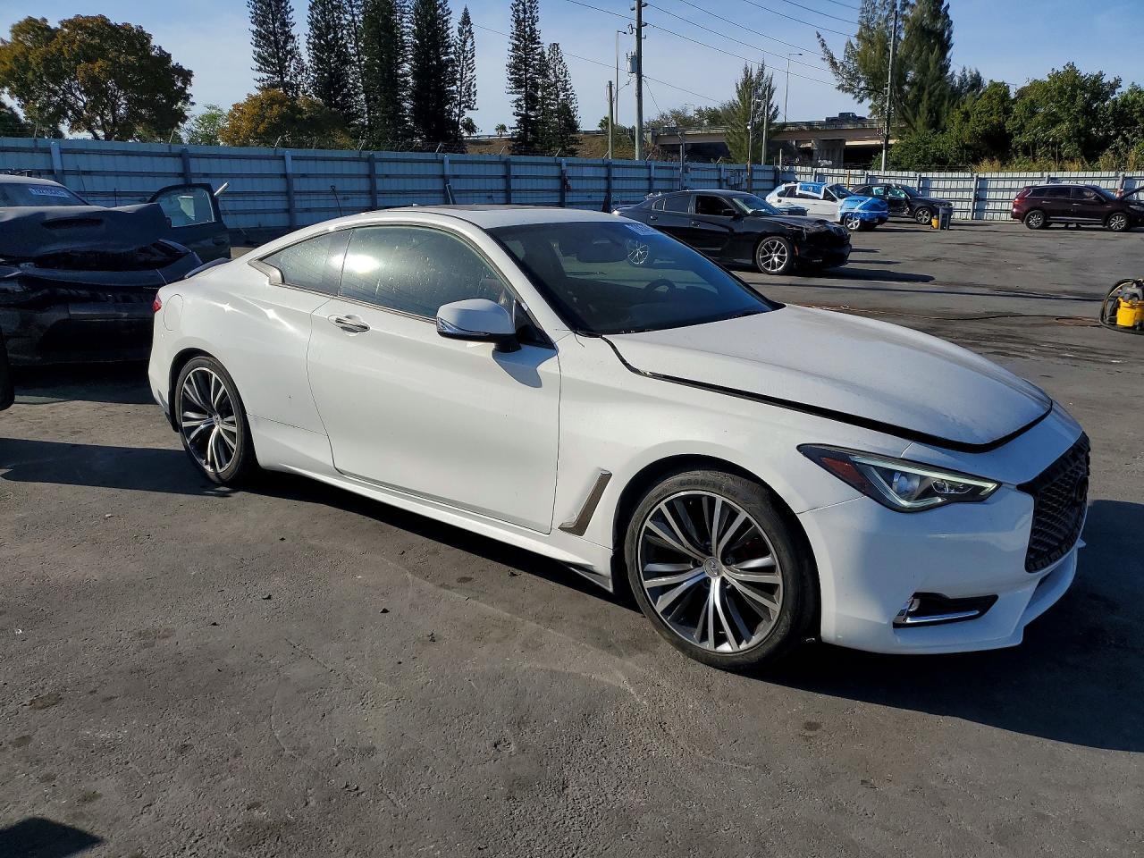 2017 Infiniti Q60 2.0T - zdjęcie 4