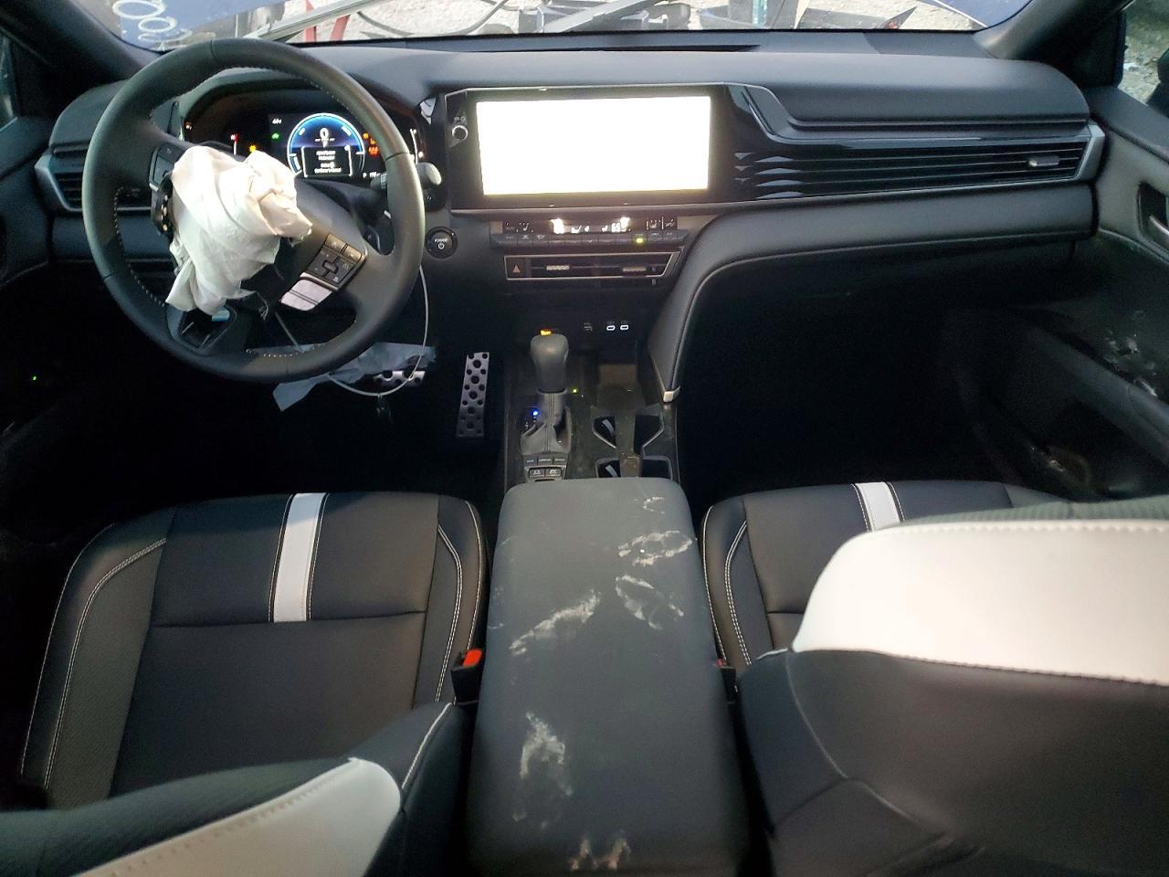 2025 Toyota Camry Se - zdjęcie 8