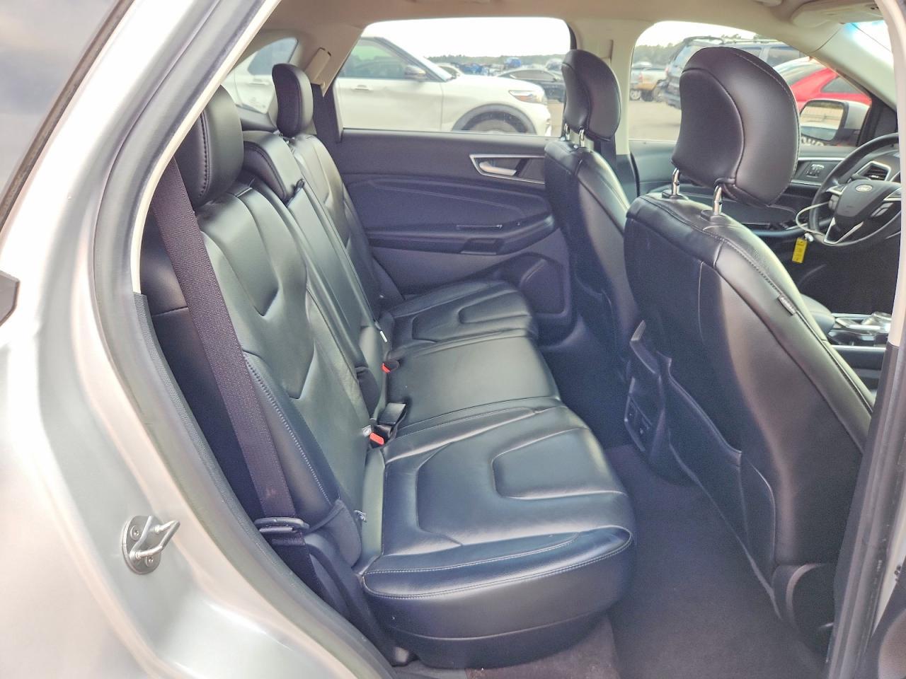 2019 Ford Edge Titanium - zdjęcie 11