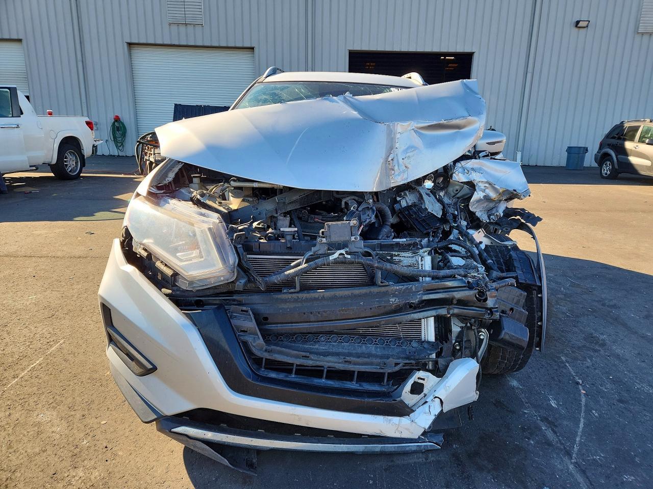 2020 Nissan Rogue Sv - zdjęcie 5