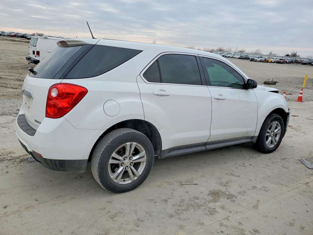 2013 Chevrolet Equinox Ls - zdjęcie 3