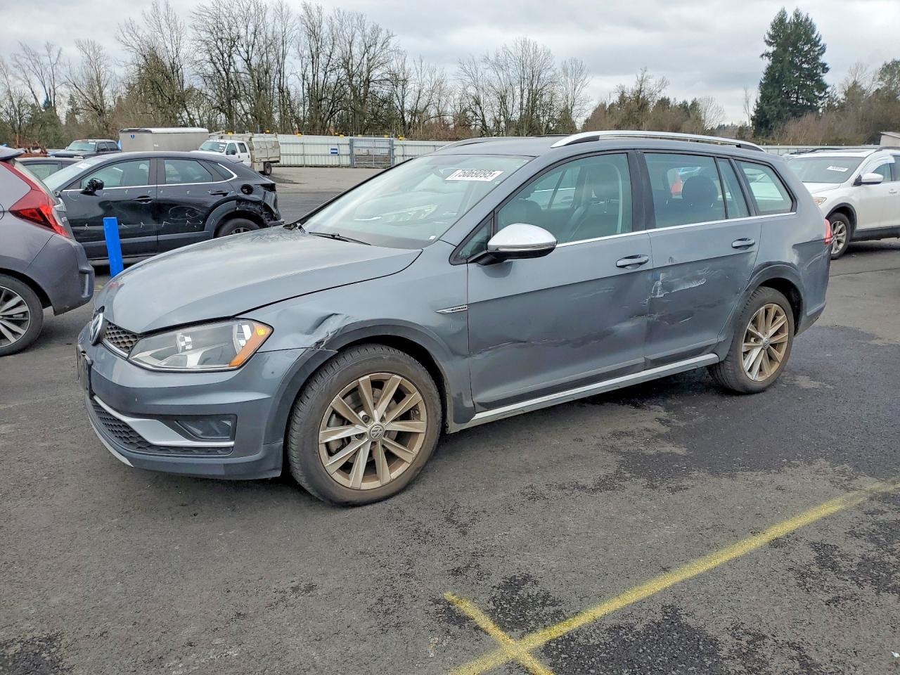 2017 Volkswagen Golf Alltrack S - zdjęcie główne