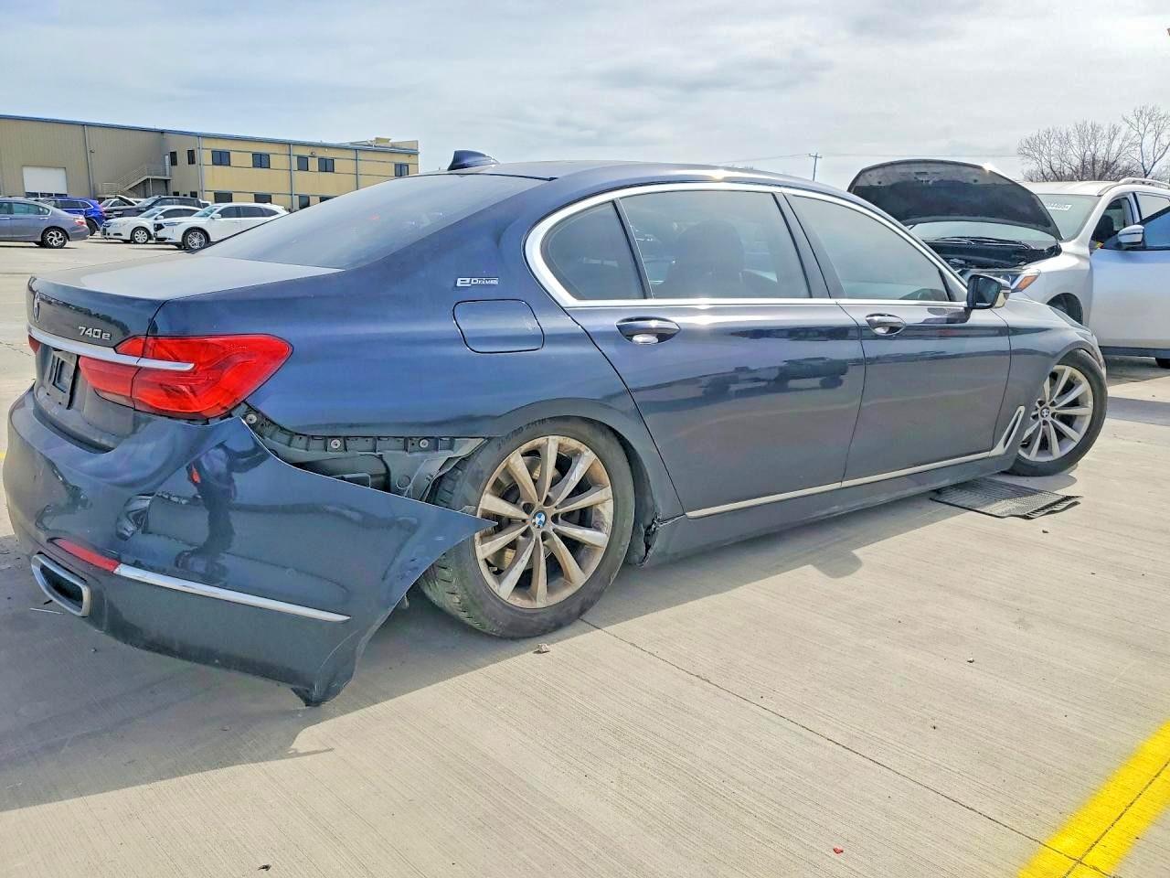 2018 BMW 740 Xe - zdjęcie 3