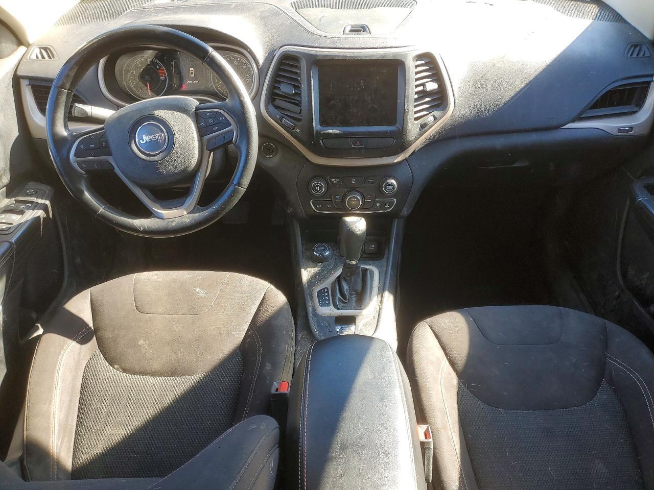 2017 Jeep Cherokee Latitude - zdjęcie 8