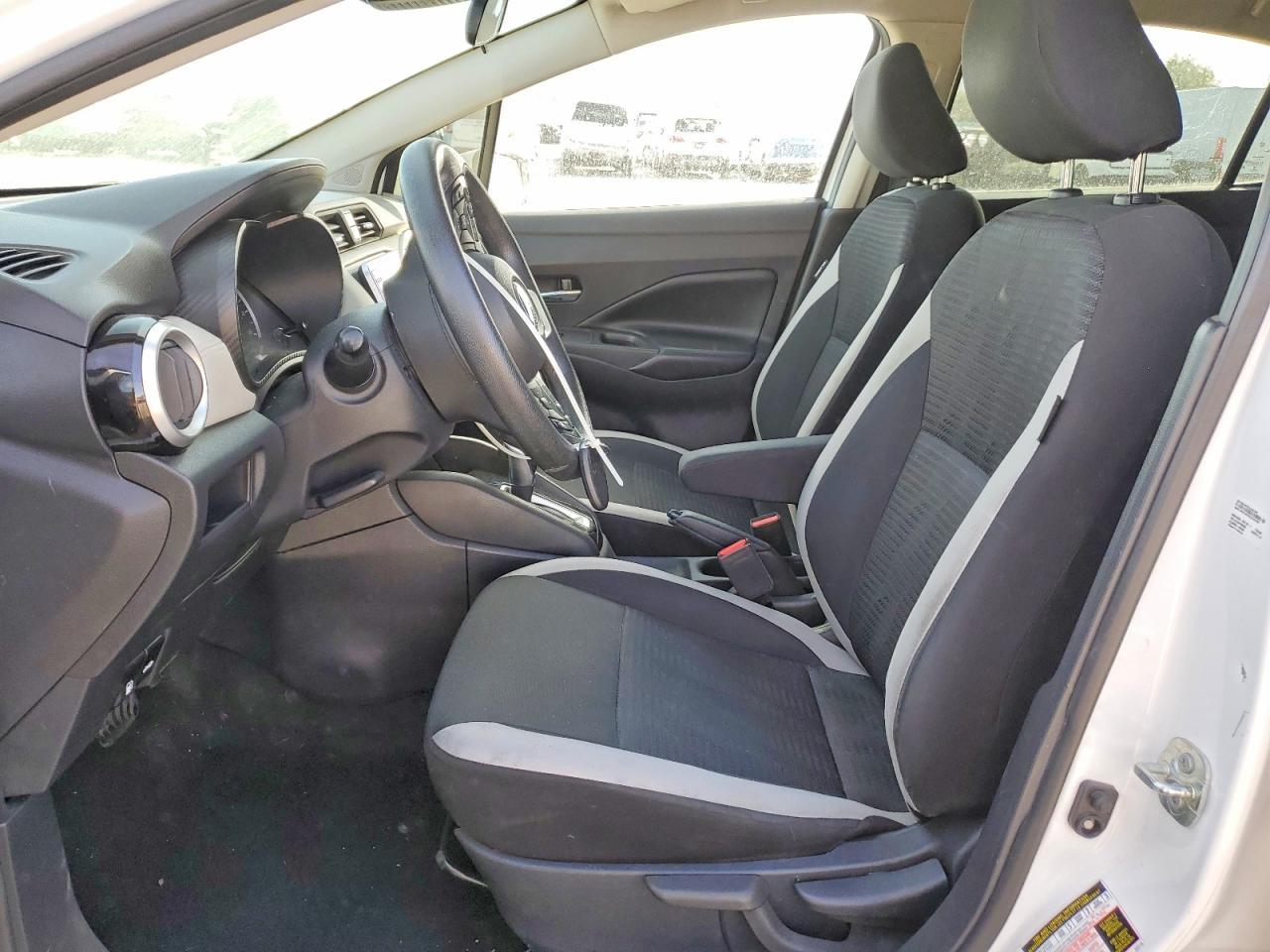 2020 Nissan Versa Sv - zdjęcie 7