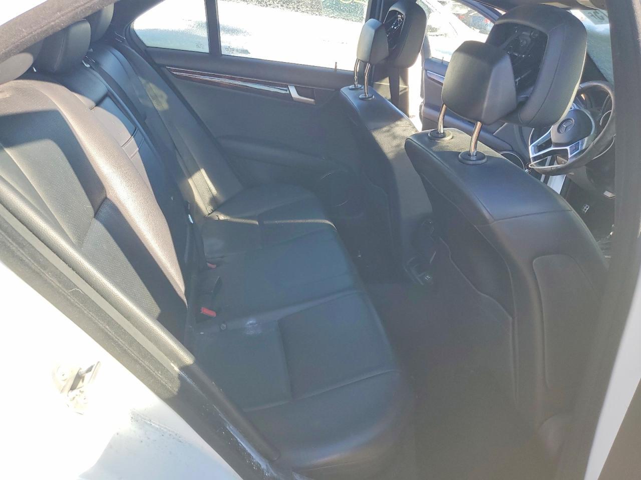 2013 Mercedes-Benz C 300 4Matic - zdjęcie 10