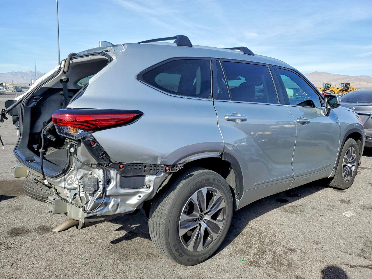 2023 Toyota Highlander Hybrid - zdjęcie 3