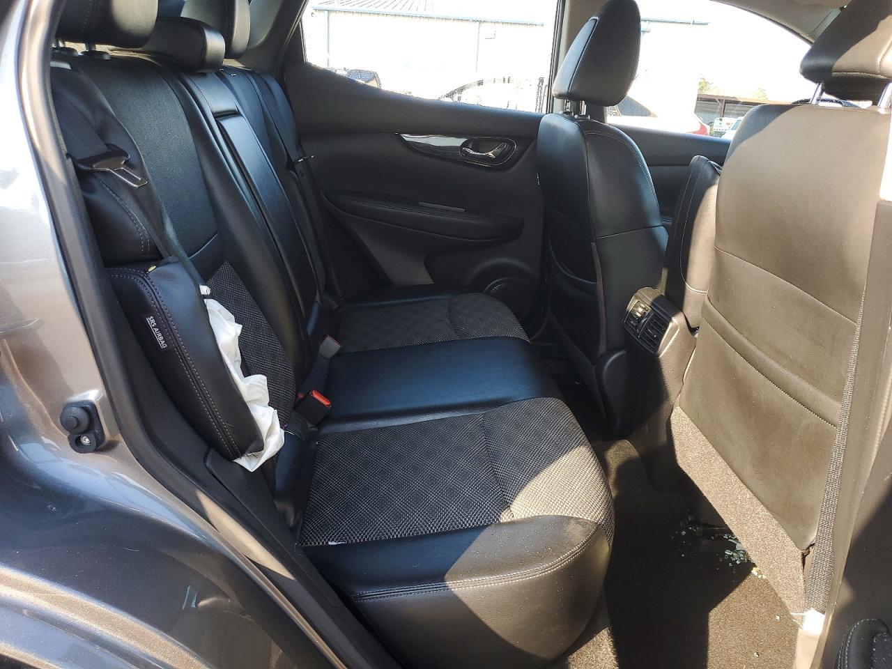 2021 Nissan Rogue Sport Sv - zdjęcie 11