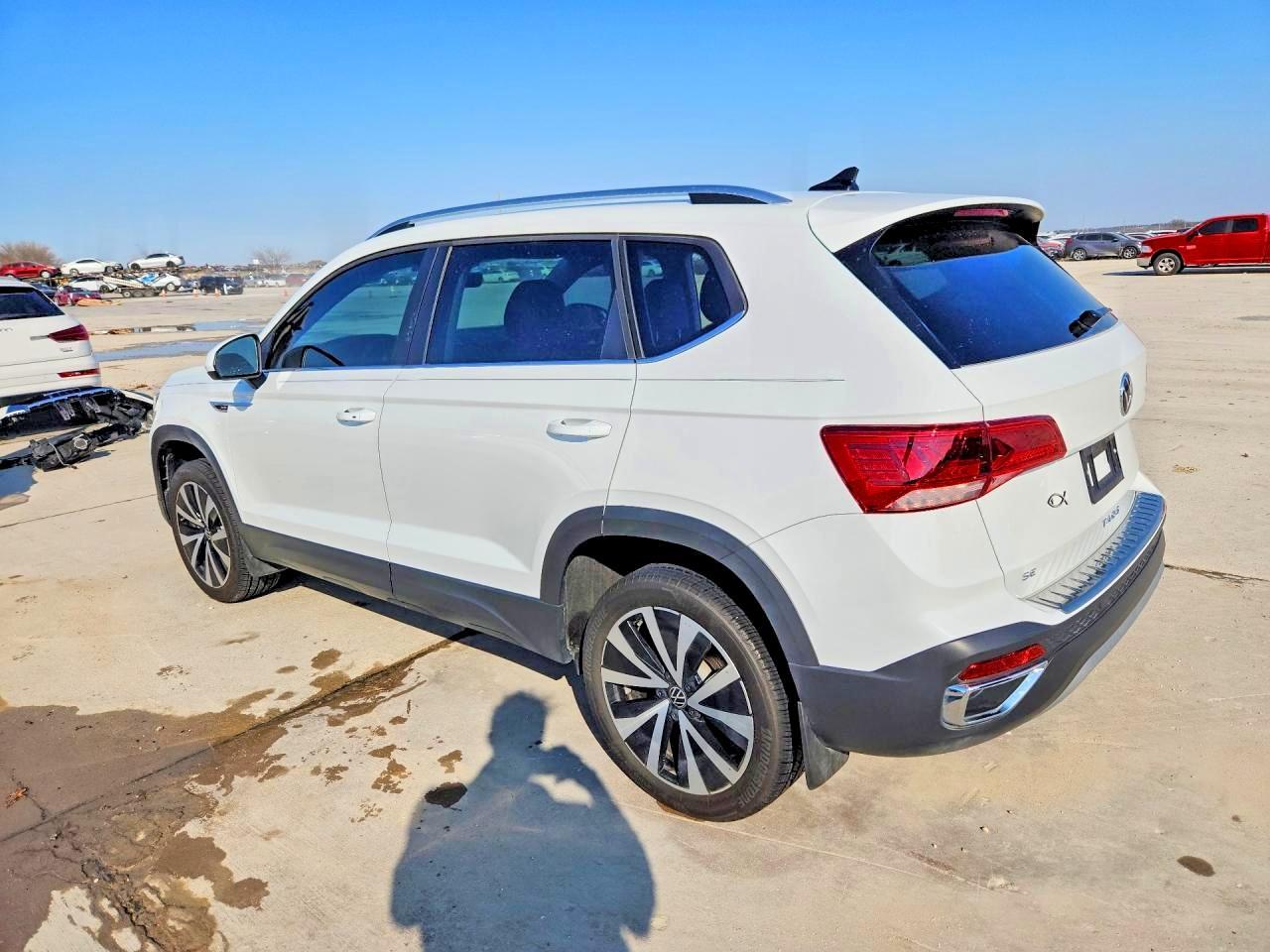 2024 Volkswagen Taos Se - zdjęcie 2