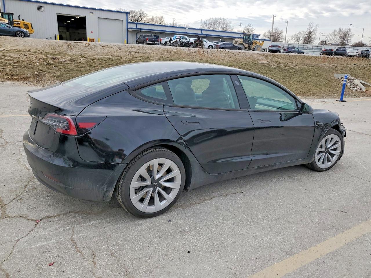 2022 Tesla Model 3 - zdjęcie 3