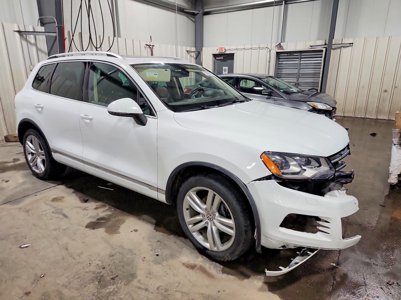 2014 Volkswagen Touareg V6 - zdjęcie 4