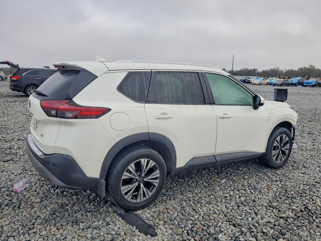 2023 Nissan Rogue Sv - zdjęcie 3