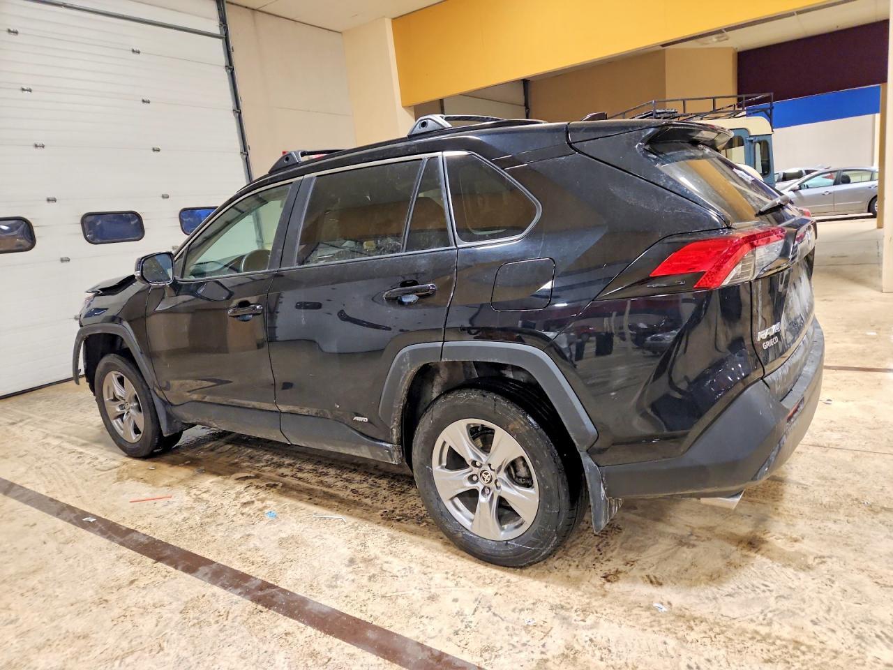2024 Toyota Rav4 Hybrid Xle - zdjęcie 2