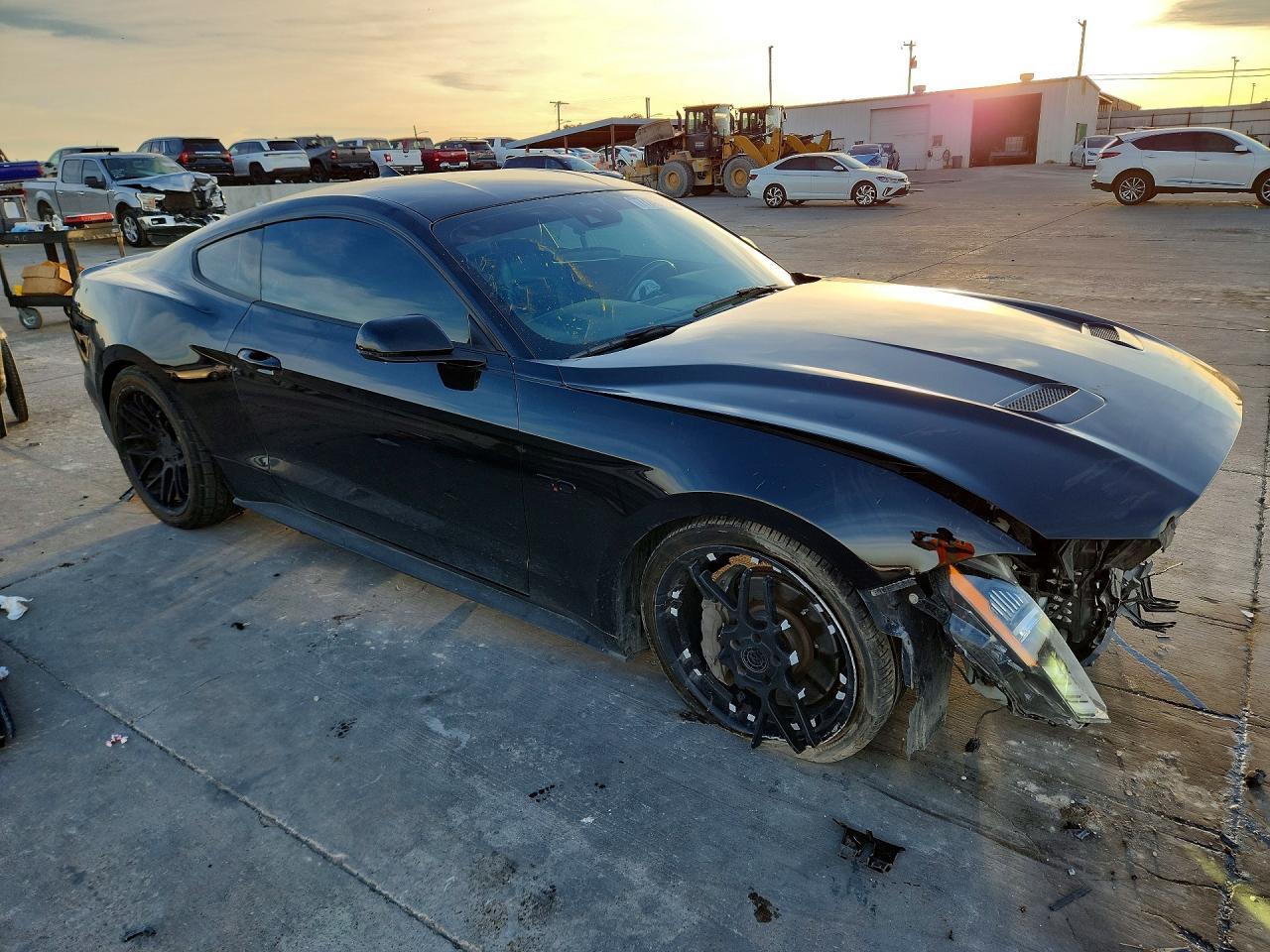 2022 Ford Mustang Gt - zdjęcie 4