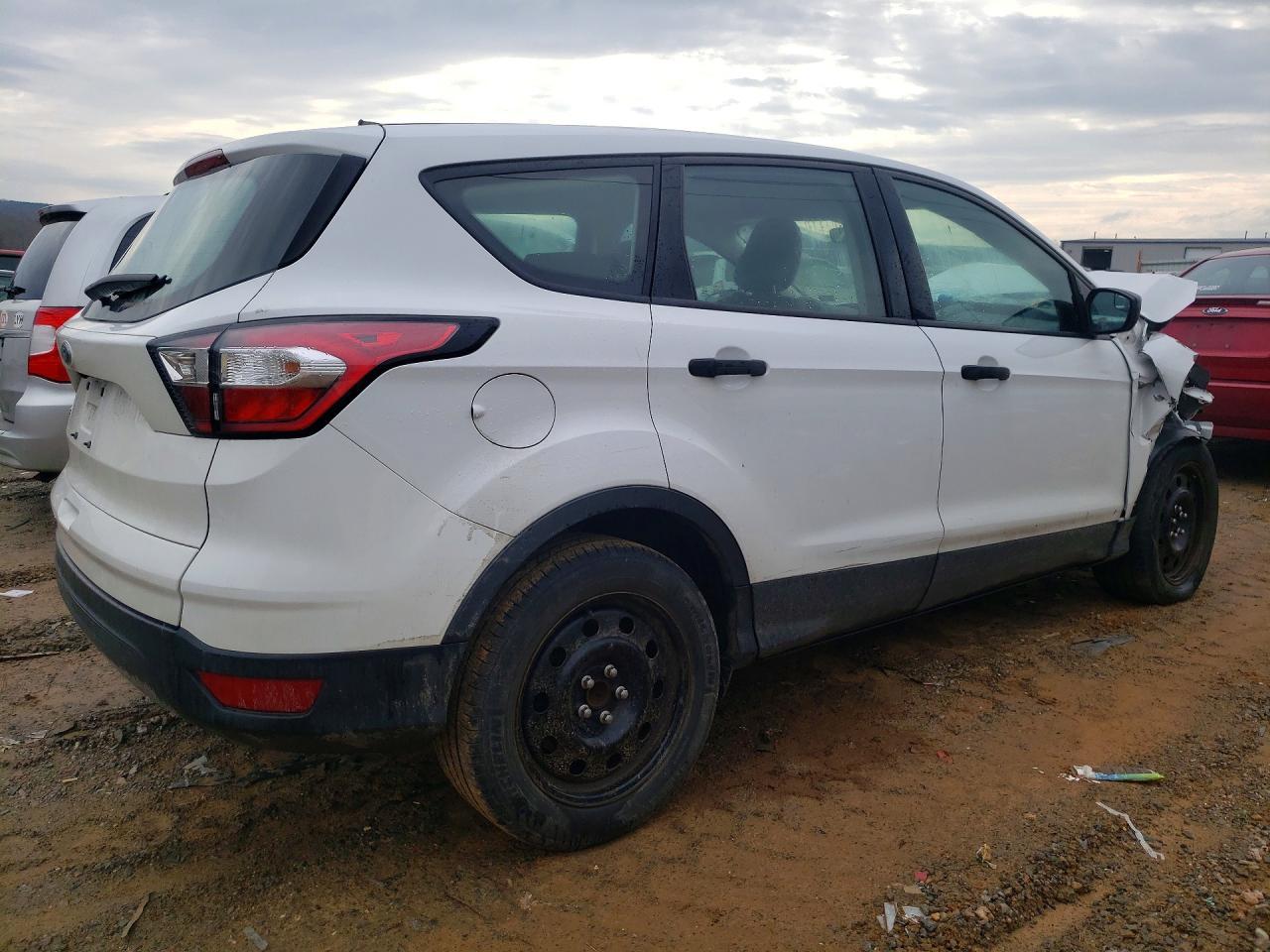 2018 Ford Escape S - zdjęcie 3