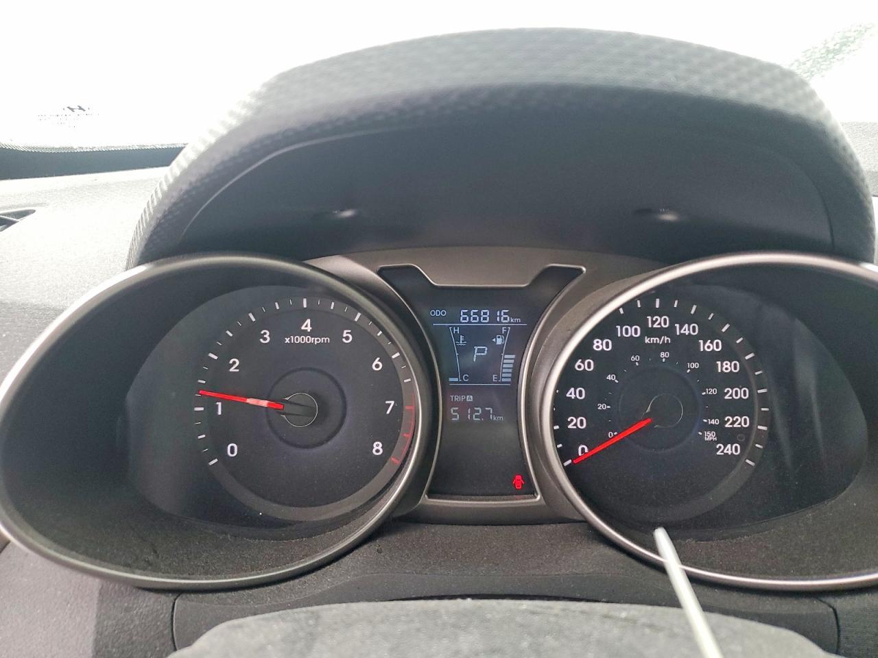 2016 Hyundai Veloster - zdjęcie 9