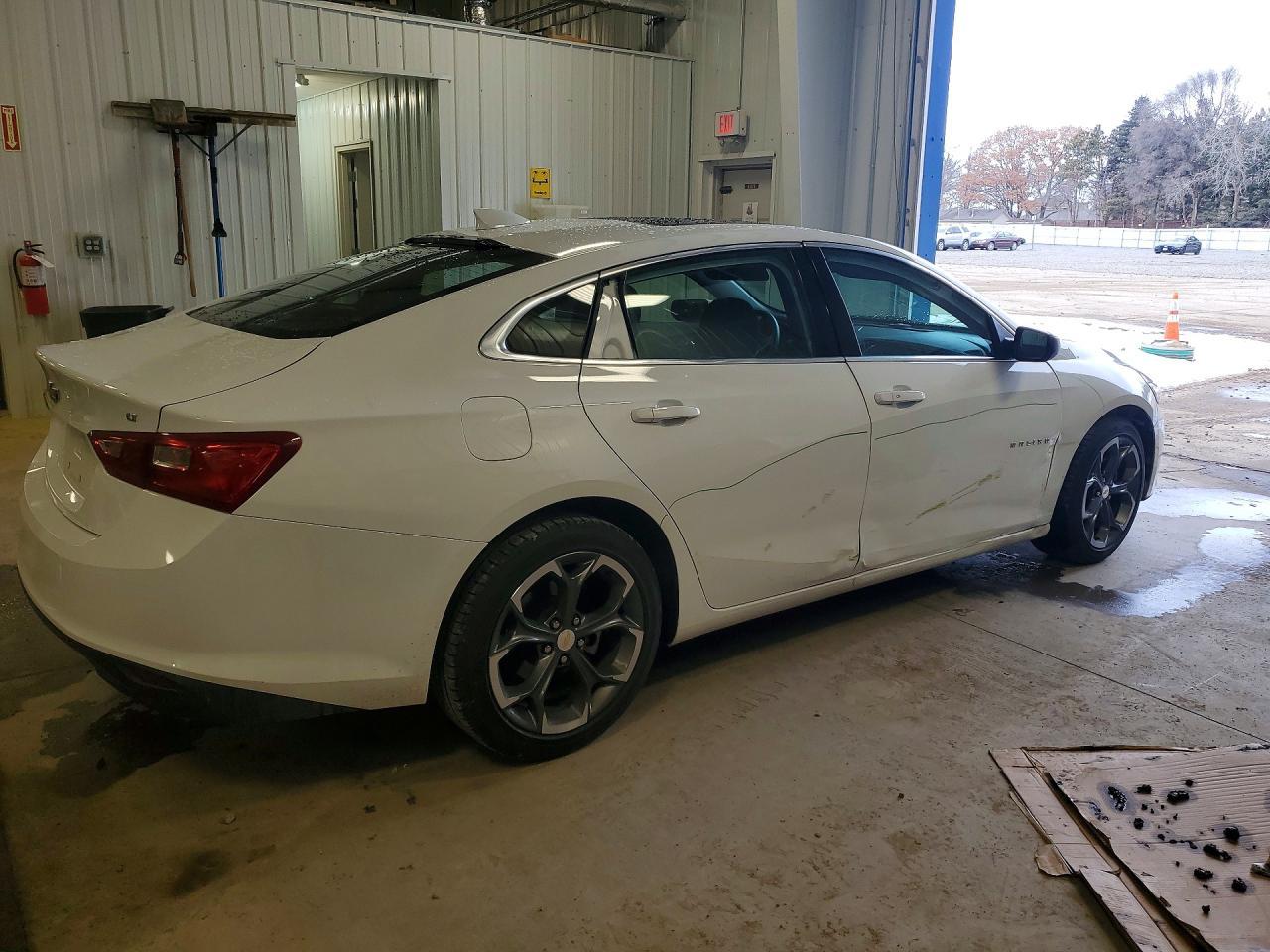 2023 Chevrolet Malibu Lt - zdjęcie 3