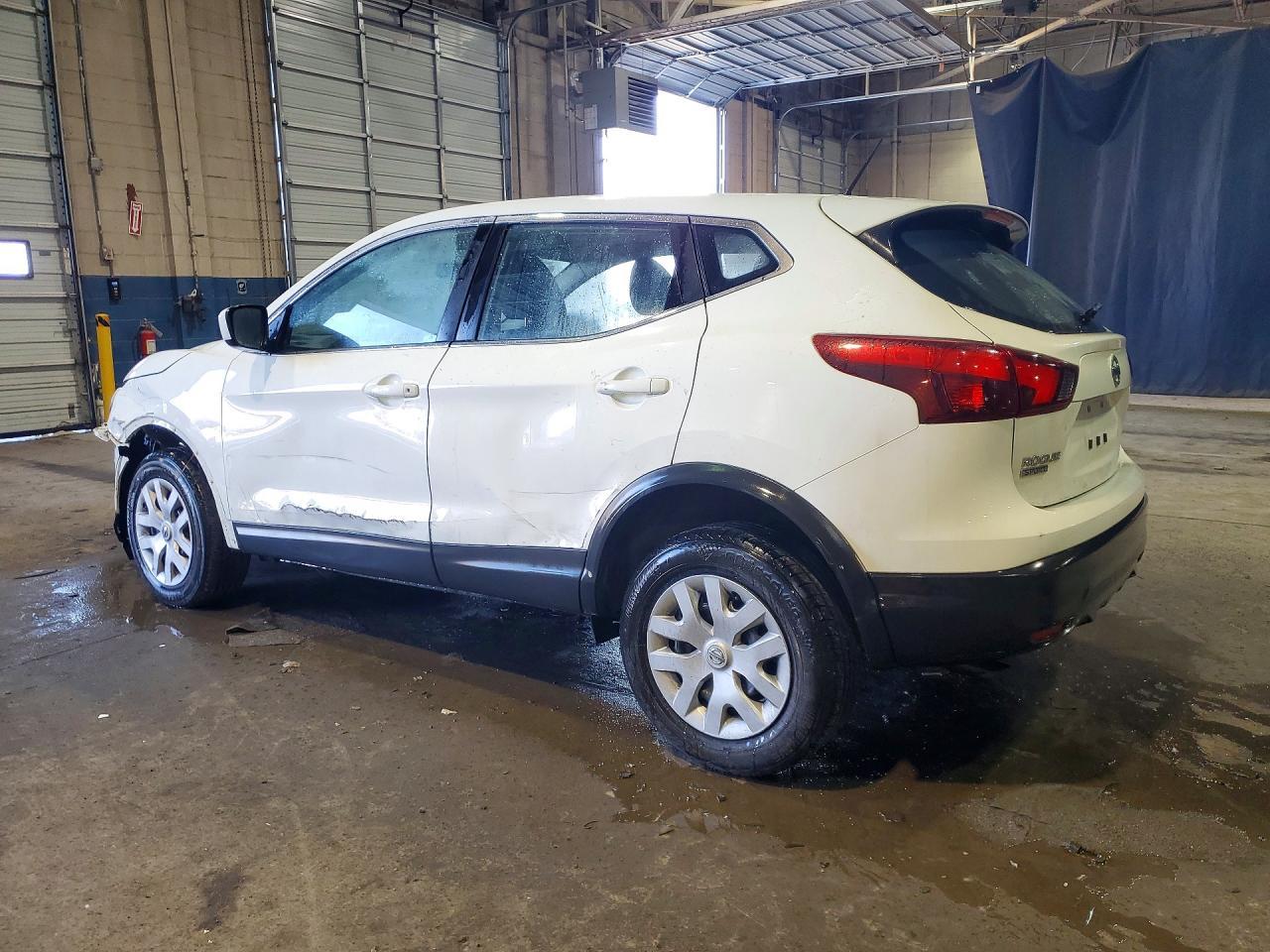 2018 Nissan Rogue Sport S - zdjęcie 2