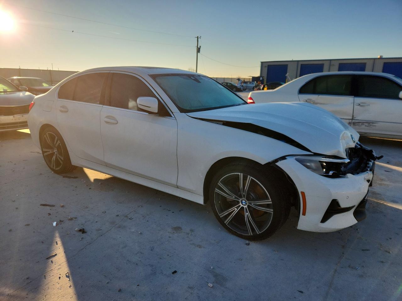 2021 BMW Motorrad 330I - zdjęcie 4