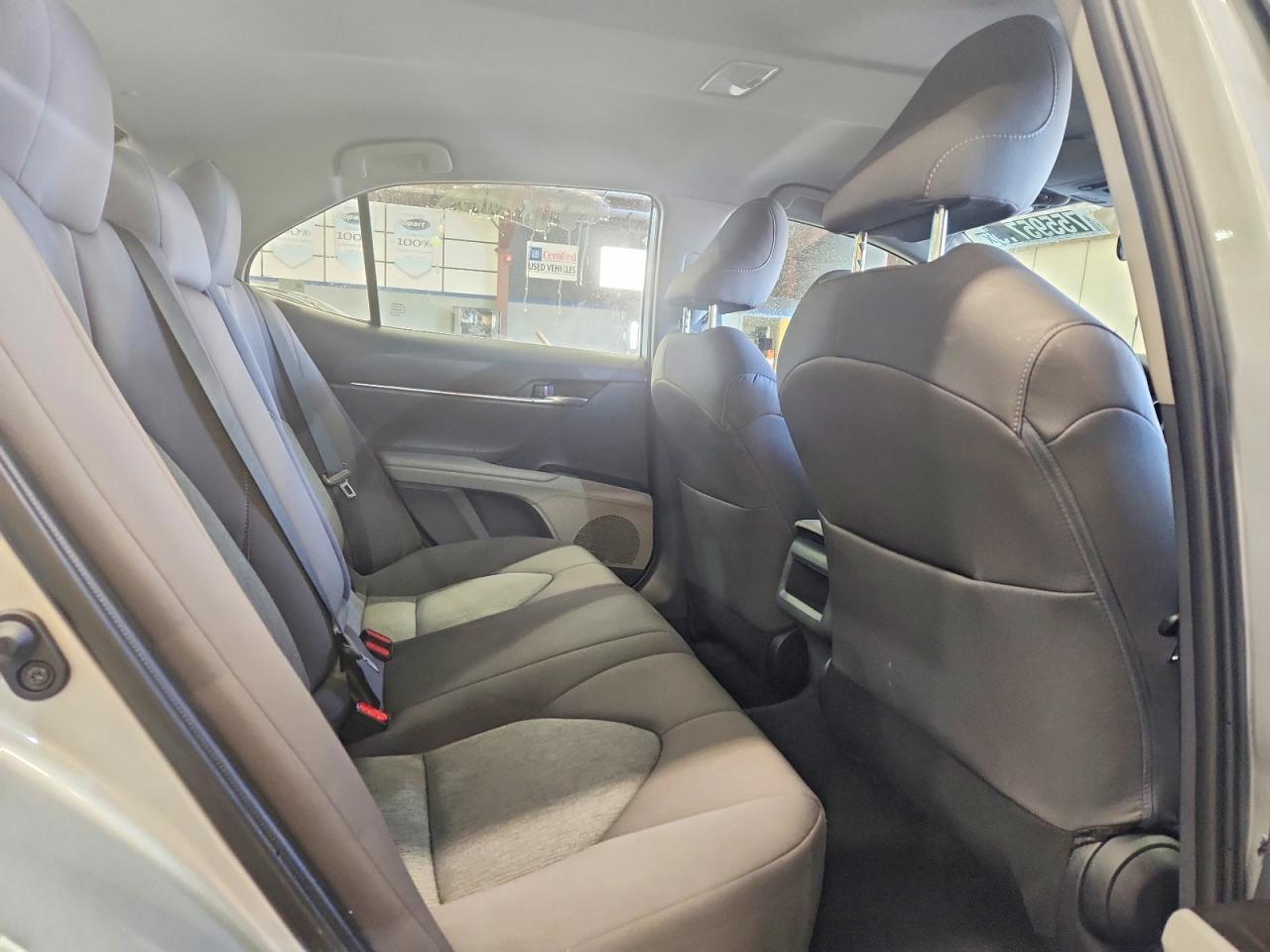 2024 Toyota Camry Le - zdjęcie 10