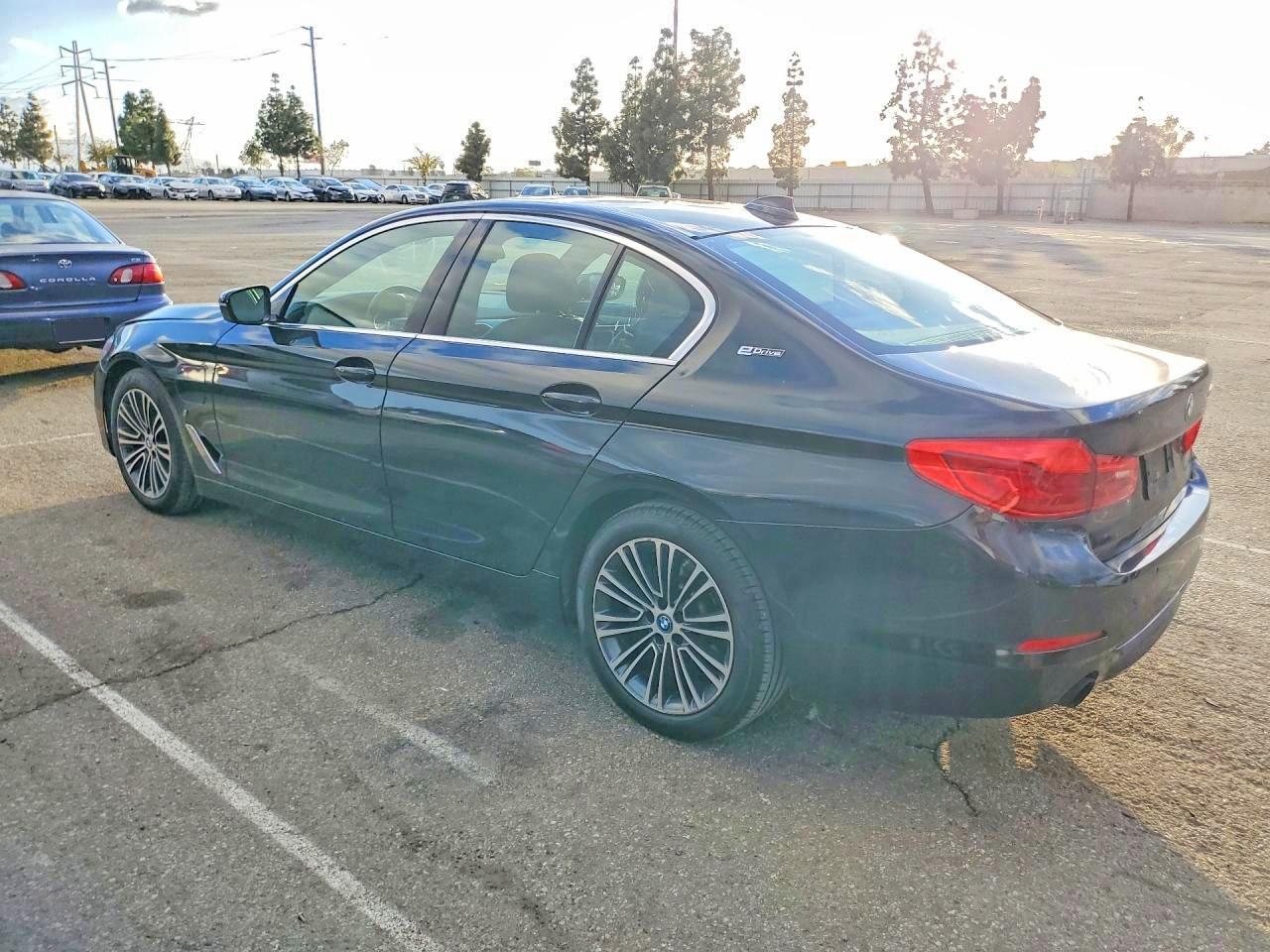 2019 BMW 530E - zdjęcie 2