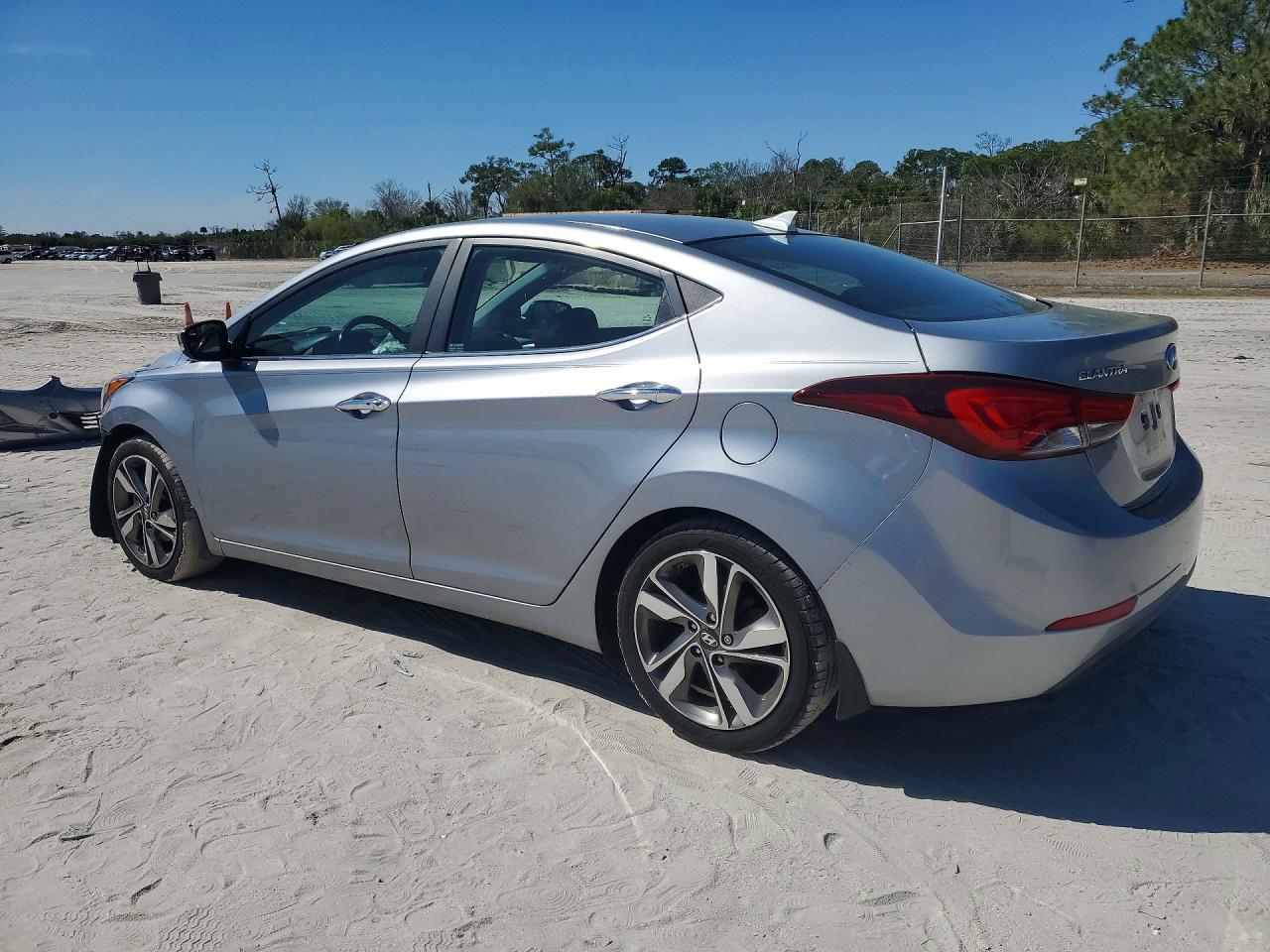 2016 Hyundai Elantra Limited - zdjęcie 2
