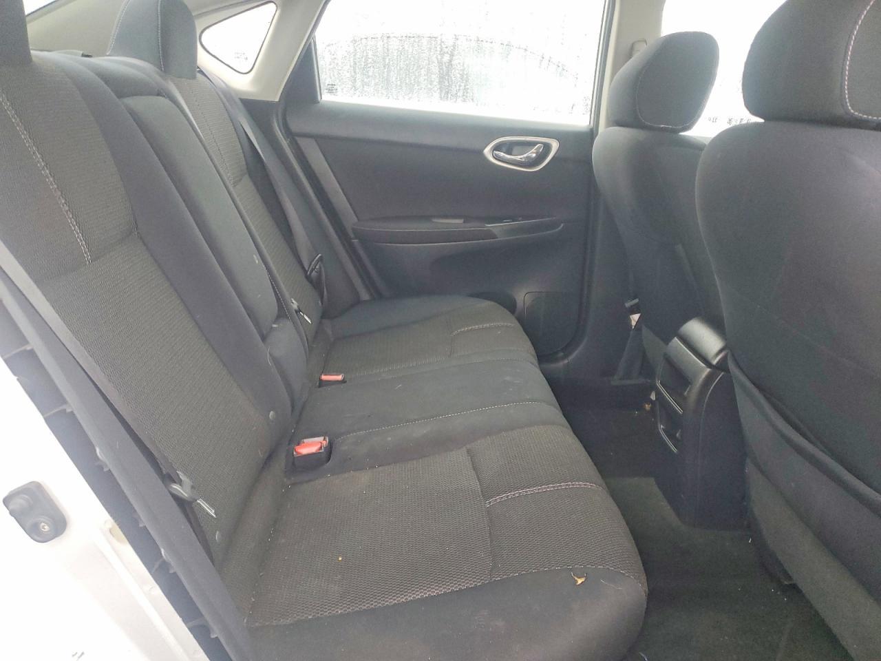 2014 Nissan Sentra S - zdjęcie 10