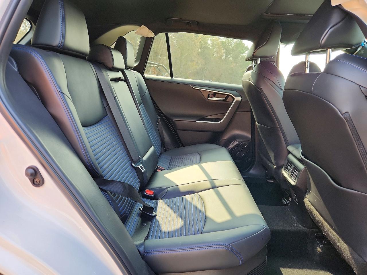 2023 Toyota Rav4 - zdjęcie 11