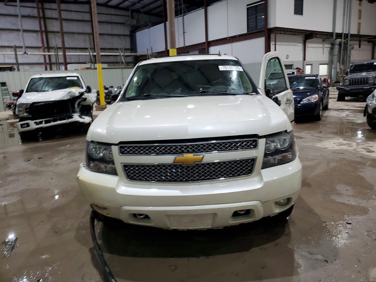 2014 Chevrolet Suburban K1500 Ltz - zdjęcie 5