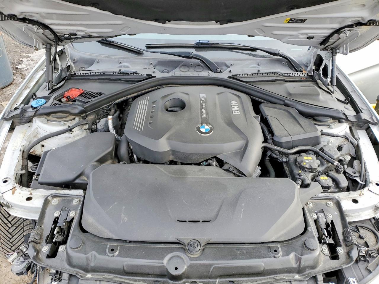 2017 BMW 330 Xi - zdjęcie 11