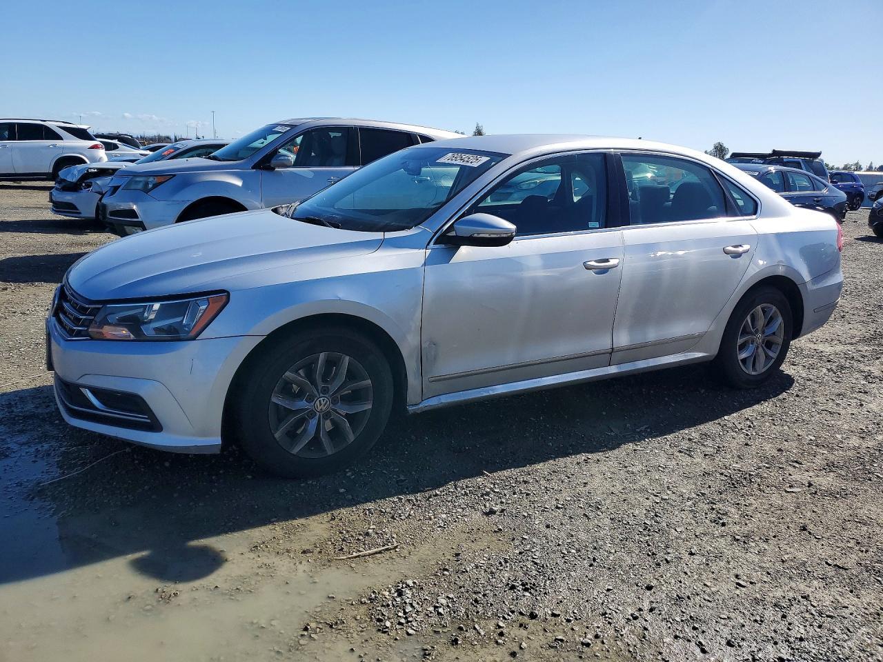 2016 Volkswagen Passat S - zdjęcie główne