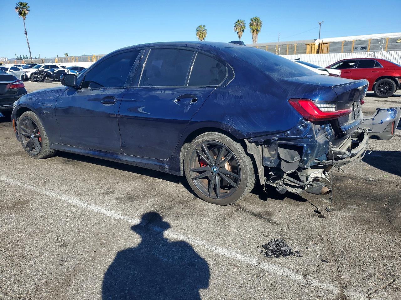 2023 BMW 330E - zdjęcie 2