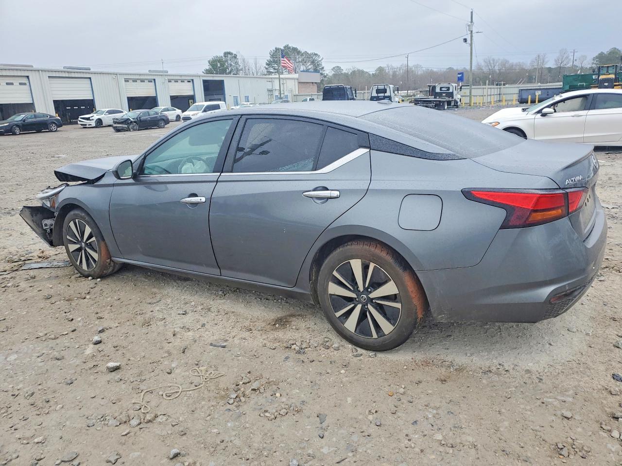 2021 Nissan Altima Sv - zdjęcie 2