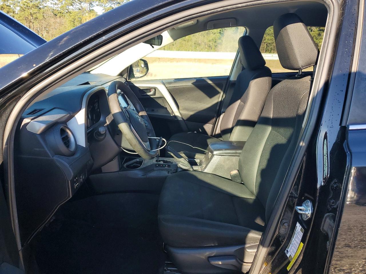 2018 Toyota Rav4 Le - zdjęcie 7