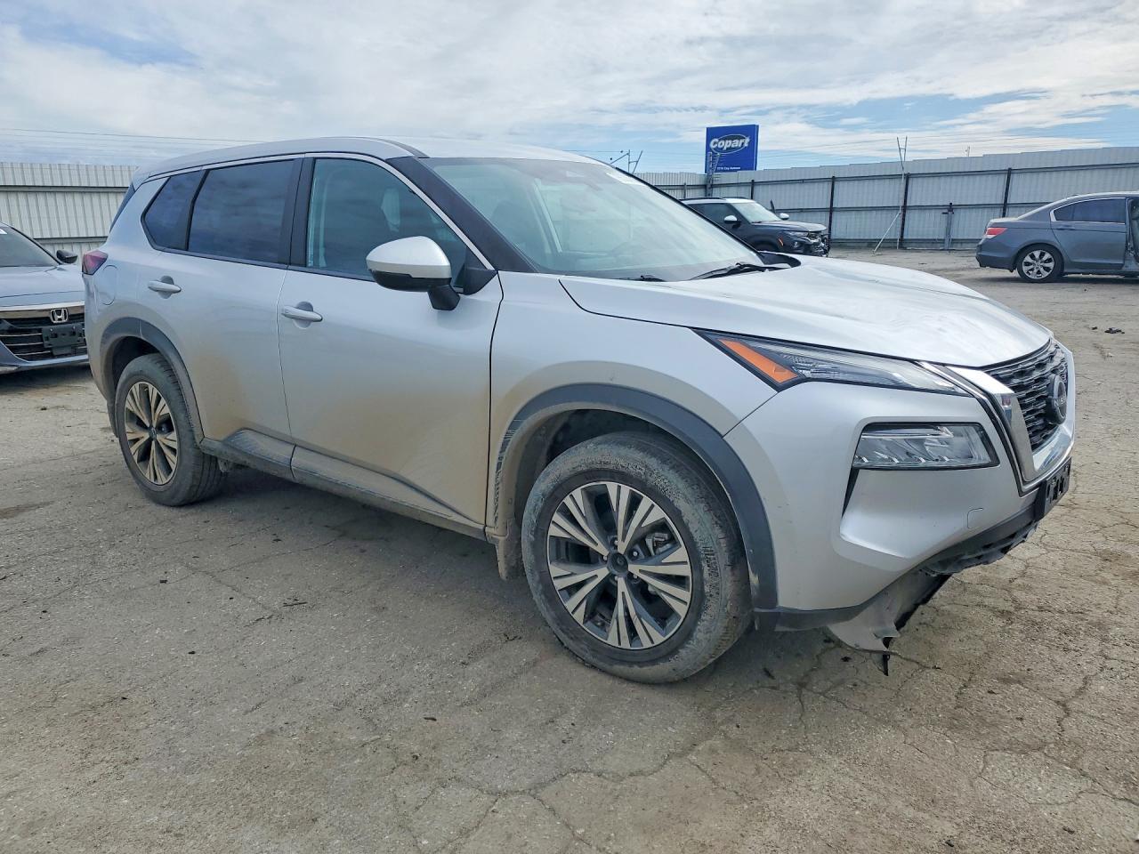 2022 Nissan Rogue Sv - zdjęcie 4