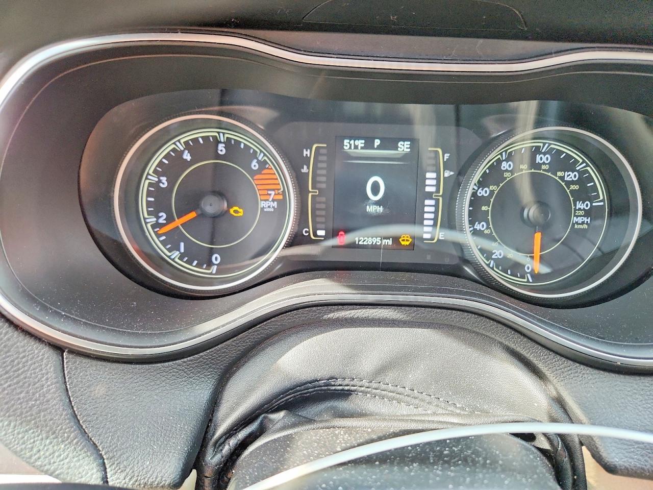 2020 Jeep Cherokee Latitude - zdjęcie 9