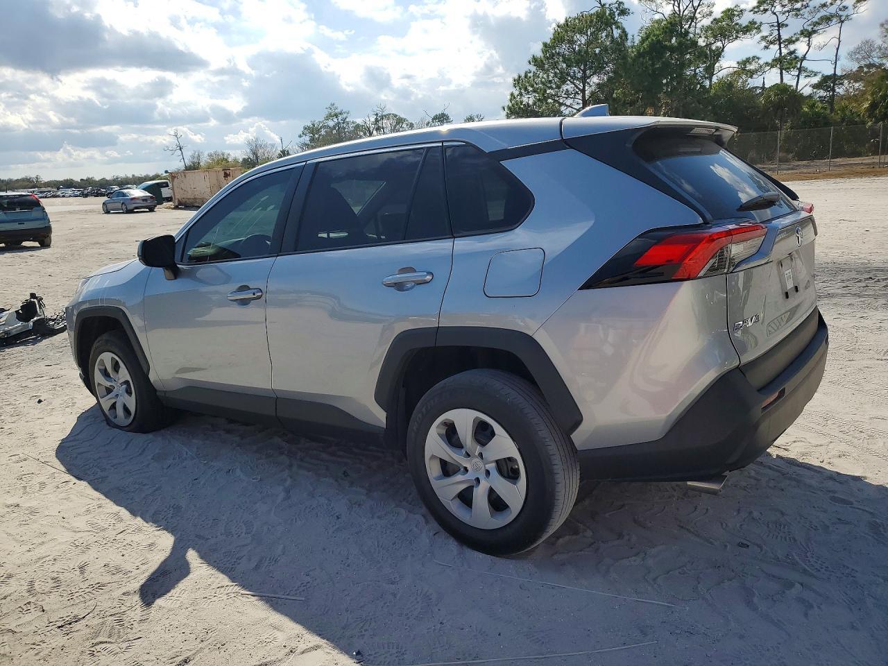 2025 Toyota Rav4 Le - zdjęcie 2