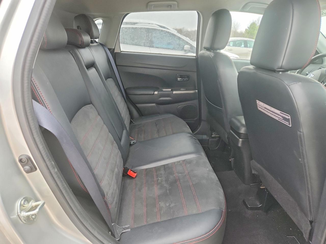 2018 Mitsubishi Outlander Sport Es - zdjęcie 11