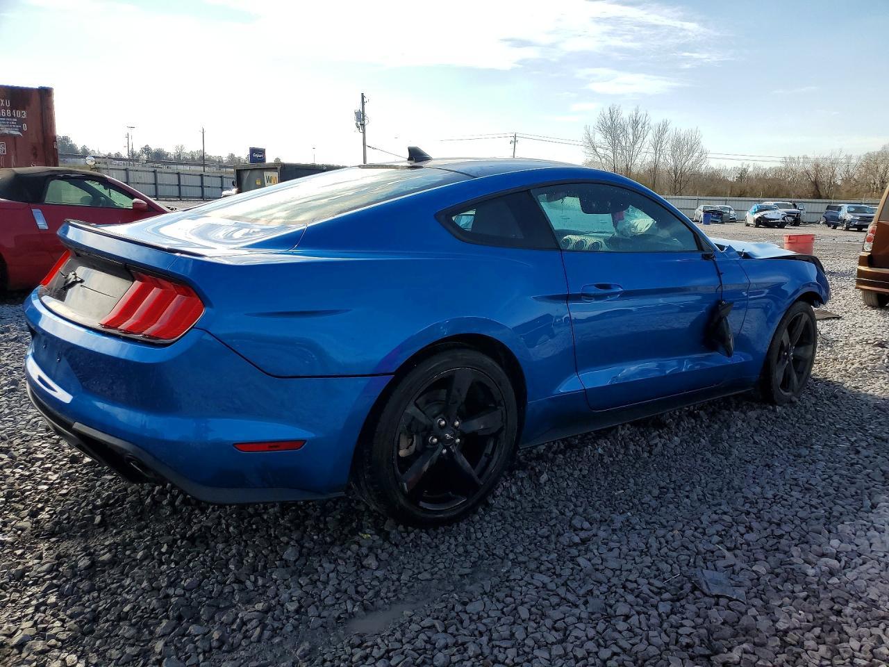 2021 Ford Mustang - zdjęcie 3