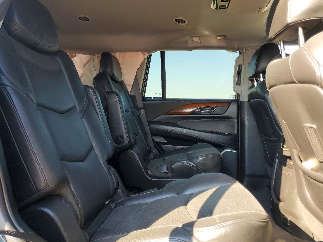 2019 Cadillac Escalade Premium Luxury - zdjęcie 10