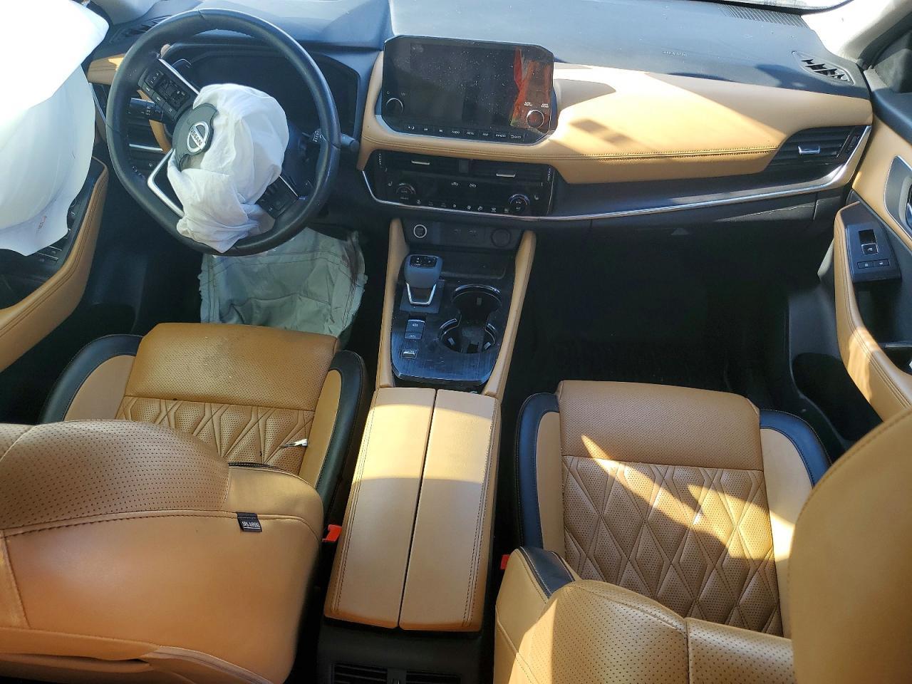 2021 Nissan Rogue Platinum - zdjęcie 8