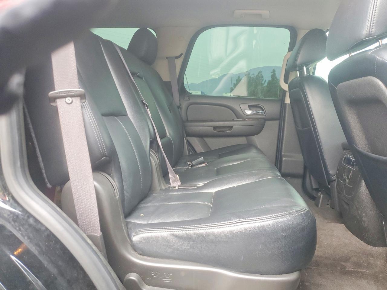 2013 Chevrolet Tahoe C1500 Ls - zdjęcie 11