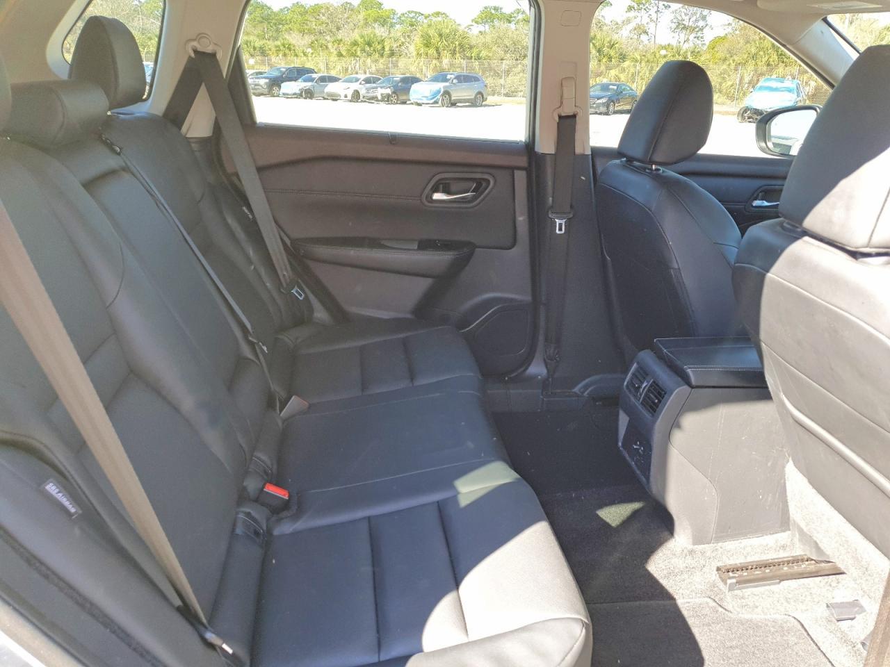 2023 Nissan Rogue Sv - zdjęcie 11