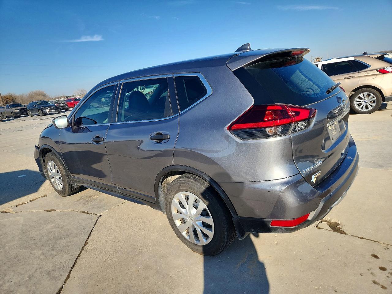 2020 Nissan Rogue S - zdjęcie 2