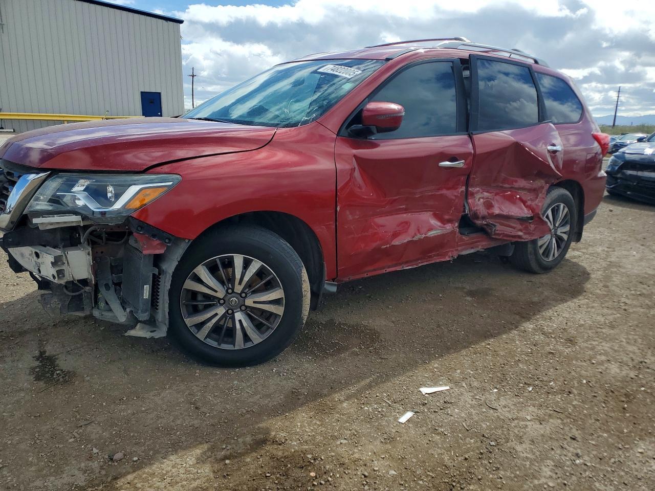 2017 Nissan Pathfinder S - zdjęcie główne