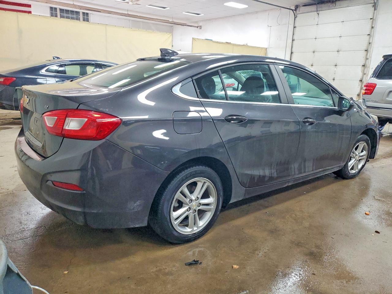 2017 Chevrolet Cruze Lt - zdjęcie 3