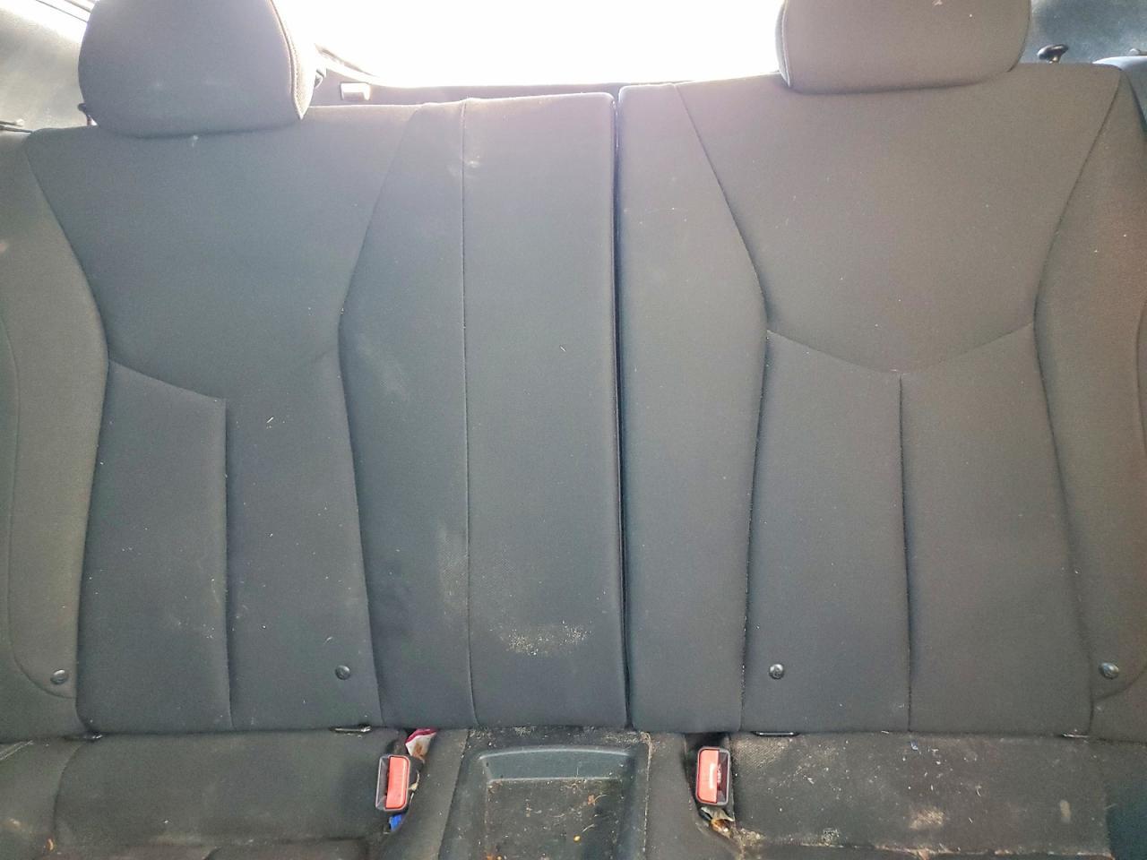 2016 Hyundai Veloster Base - zdjęcie 10